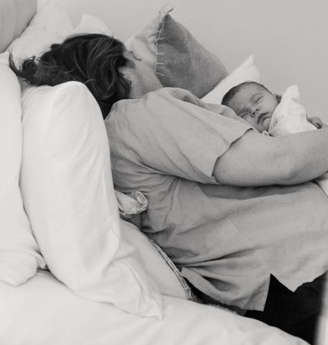 Junge Mutter mit Baby